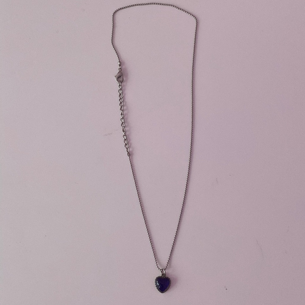 Mood Necklace ( Changes Colors )